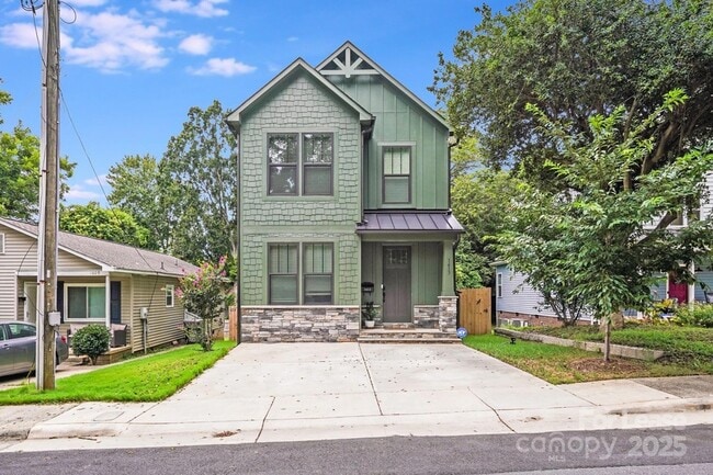property at 1613 N McDowell St