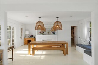 729 Bellevue Ave in Newport, RI - Building Photo - Building Photo