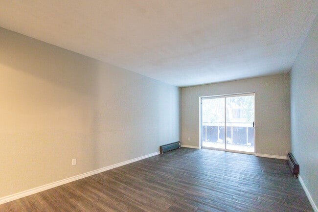 Westwood Drive Apartments in Kitchener, ON - Building Photo - Building Photo