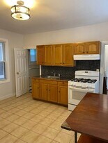 237 Tremont St, Unit 2 in Somerville, MA - Building Photo