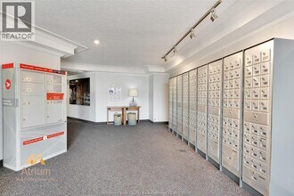 111 Riverside Dr E in Windsor, ON - Building Photo - Building Photo