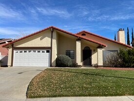 37108 La Contempo Ave in Palmdale, CA - Building Photo