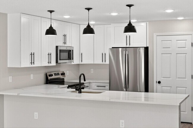 32629 Vista Ave in Leesburg, FL - Building Photo - Building Photo