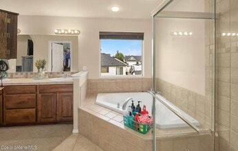 2547 Blackberry Loop in Hayden, ID - Building Photo - Building Photo