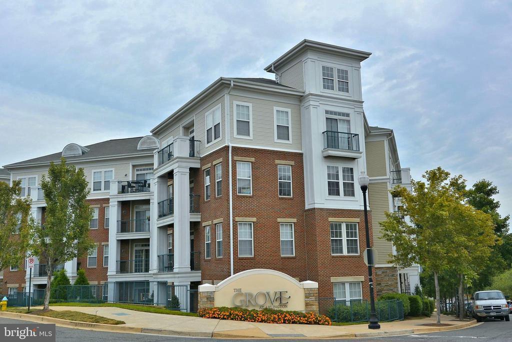 2055 26th St S in Arlington, VA - Building Photo