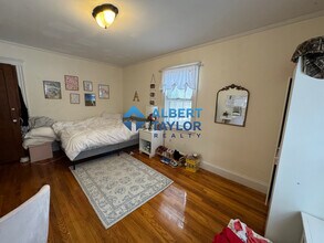 44 Kirkwood Rd, Unit 44 in Boston, MA - Foto de edificio - Building Photo