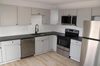 9604 Wallace Ave in Kansas City, MO - Building Photo - Building Photo