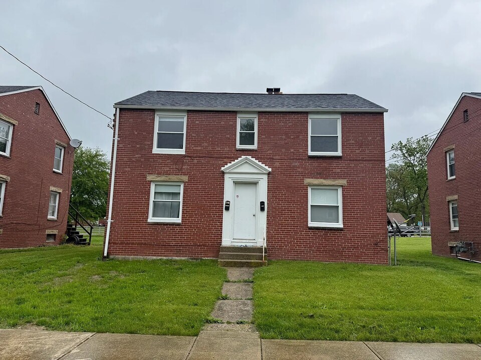 430 1/2 Oak St, Unit 430 Oak St. Unit #2 in Marion, OH - Foto de edificio