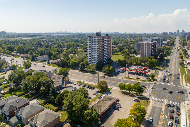 2250 Kennedy Rd in Toronto, ON - Building Photo - Building Photo