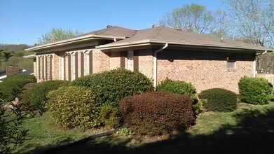 2512 Sharron Dr in Chattanooga, TN - Building Photo - Building Photo