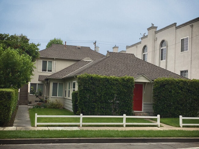 143 N Maple St, Unit 143.5