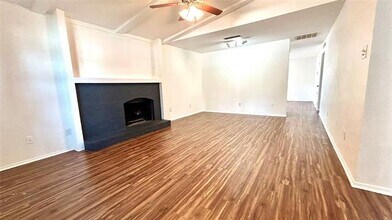 1303 Shady Hollow in Euless, TX - Building Photo - Building Photo
