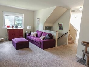 6878 Deer Run Dr in Alexandria, VA - Building Photo - Building Photo