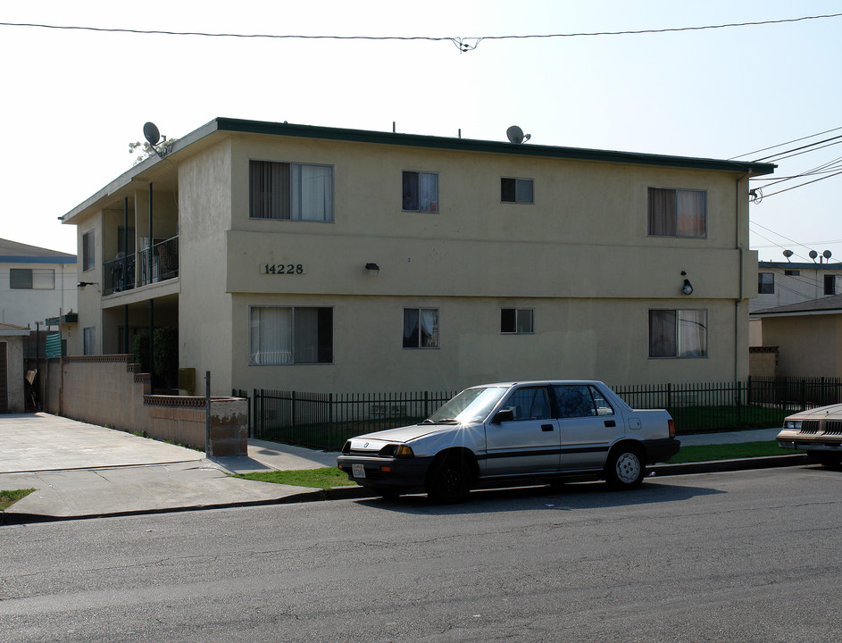 14228 Jefferson Ave in Hawthorne, CA - Building Photo