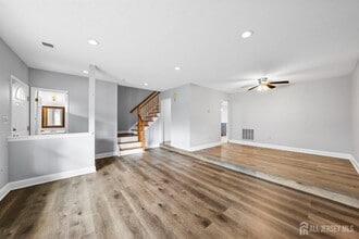 34 Sassafras Ct in North Brunswick, NJ - Building Photo - Building Photo