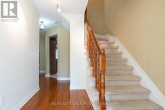 268 Tewsley Dr in Ottawa, ON - Building Photo - Building Photo