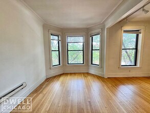 2907 N Mildred Ave, Unit 2905-3 in Chicago, IL - Building Photo - Building Photo