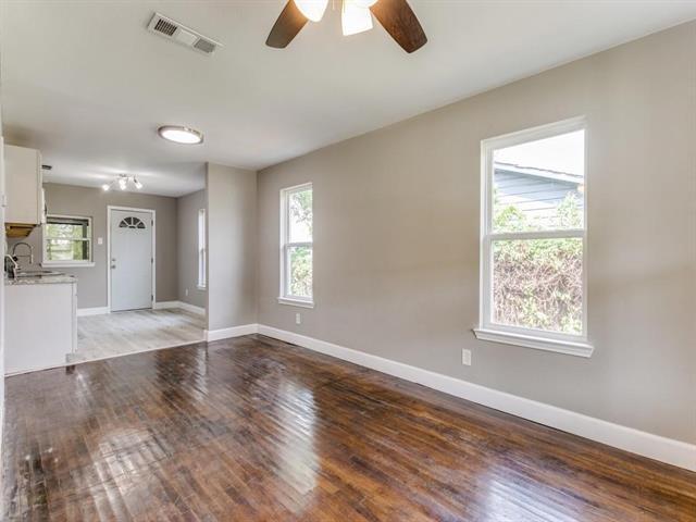 8121 W Elizabeth Ln in Fort Worth, TX - Building Photo - Building Photo