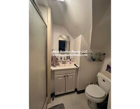 7 Jay St, Unit 3 in Somerville, MA - Building Photo - Building Photo