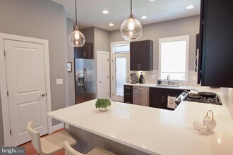 2103 Richmond Hwy in Alexandria, VA - Building Photo - Building Photo