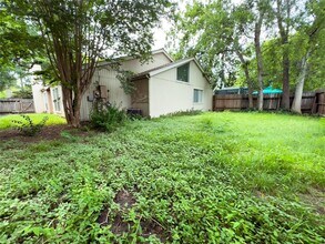 2827 Waypark Dr in Houston, TX - Building Photo - Building Photo