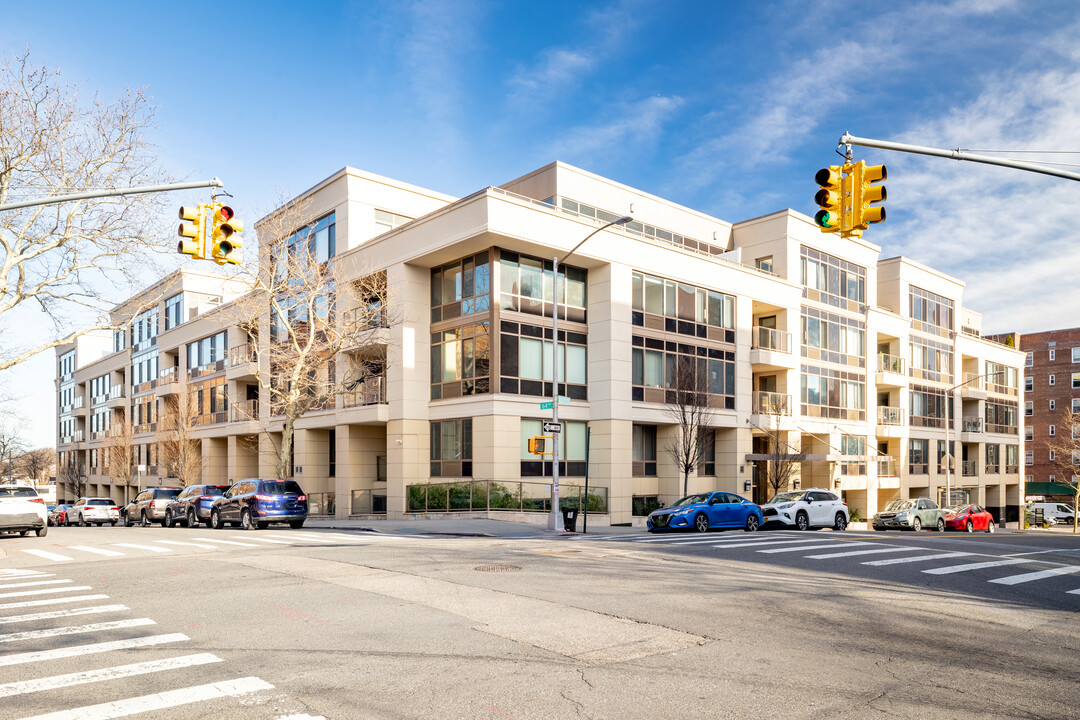 Novo 64 in Forest Hills, NY - Building Photo