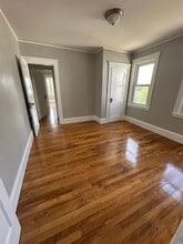 68 Pleasant St, Unit #1 in Stoneham, MA - Building Photo - Building Photo