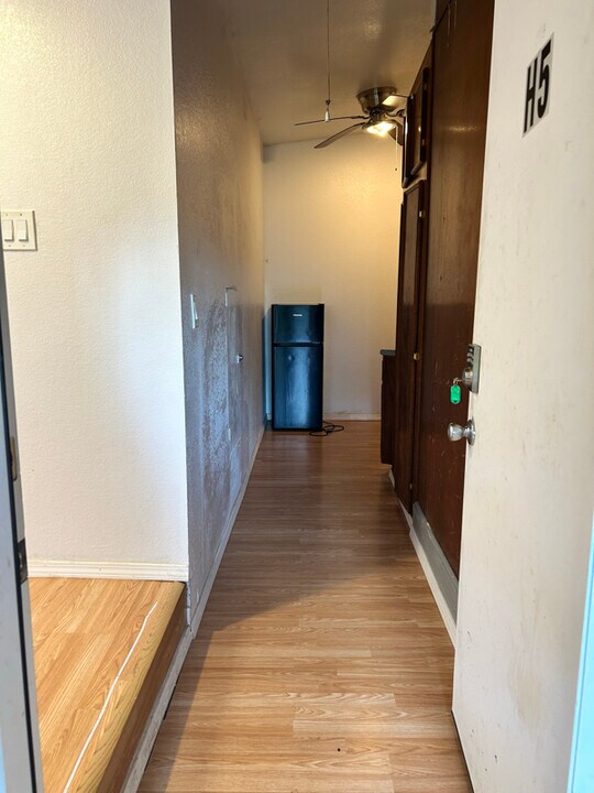 21401 W Hammond Dr in Porter, TX - Foto de edificio