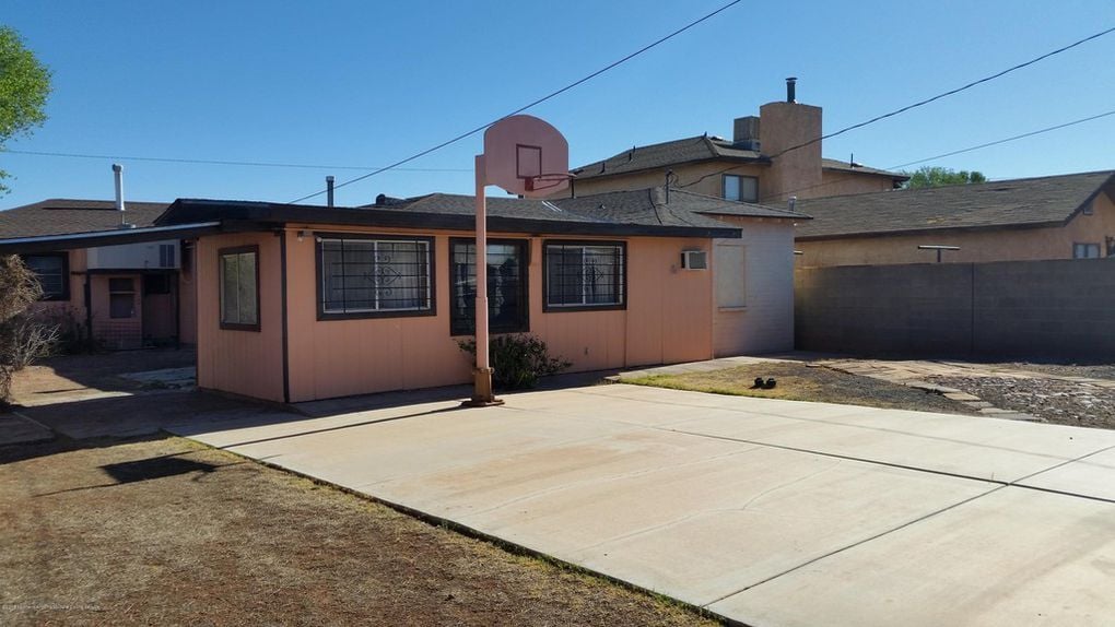 115 E Hillview St in Winslow, AZ - Building Photo