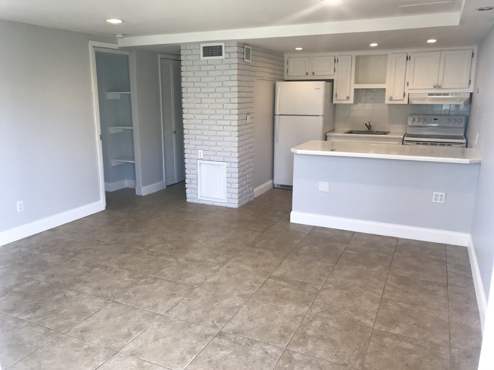 700 SE 14th Ct in Fort Lauderdale, FL - Building Photo