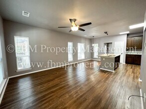 427 Jannie St in Denton, TX - Building Photo - Building Photo