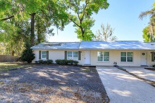 300 Ballard Ave in DeLand, FL - Building Photo