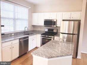 21798 Jarvis Square in Ashburn, VA - Building Photo - Building Photo