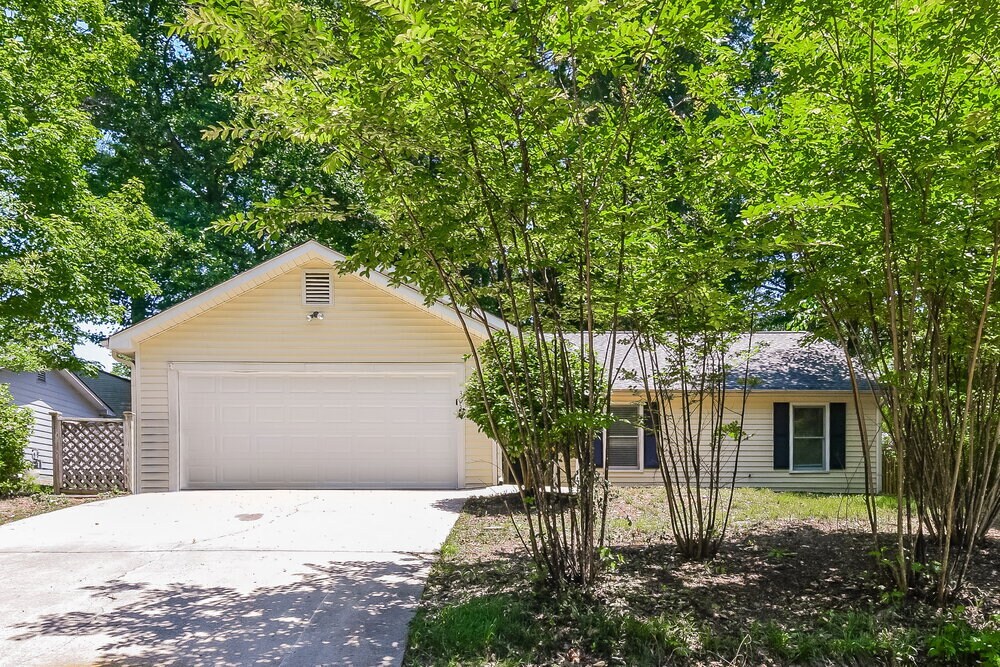 303 Morgans Turn in Peachtree City, GA - Building Photo