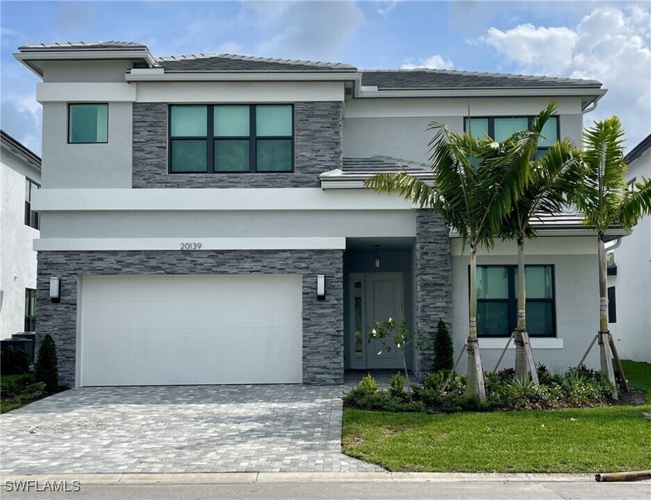 20139 Camellia Crosse Ln in Estero, FL - Building Photo