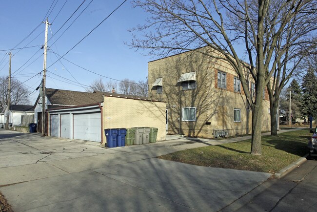 1126 E Morgan Ave in Milwaukee, WI - Foto de edificio - Building Photo