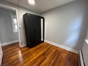 216 Astor St in Newark, NJ - Building Photo - Building Photo