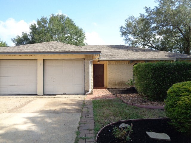 19602 Southaven Dr in Houston, TX - Building Photo