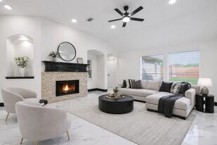 10703 White Bridge Ln in Sugar Land, TX - Building Photo