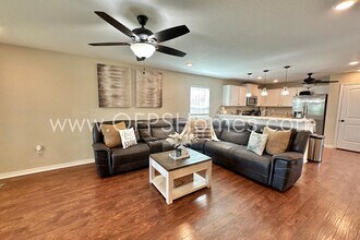 454 Eisenhower Dr in Crestview, FL - Building Photo - Building Photo