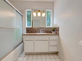 5224 Woodlake Ave in Los Angeles, CA - Building Photo