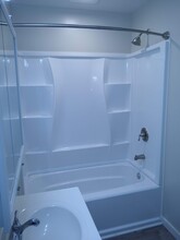 19 Sheffield Ave, Unit Lower Unit in Buffalo, NY - Foto de edificio - Building Photo