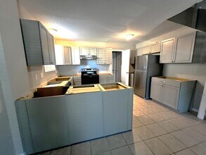 124 Hampton Dr in Crestview, FL - Building Photo - Building Photo