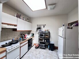 17 Aberdeen St in Boston, MA - Building Photo