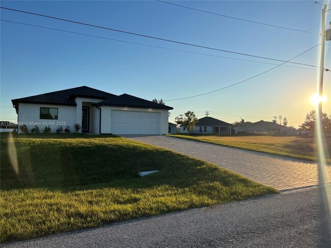 1106 NW 21st Terrace in Cape Coral, FL - Building Photo - Building Photo