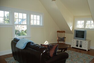 29 McGuirk St in East Hampton, NY - Building Photo - Building Photo