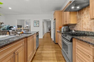 25 Greenwich Park, Unit 1 in Boston, MA - Building Photo - Building Photo