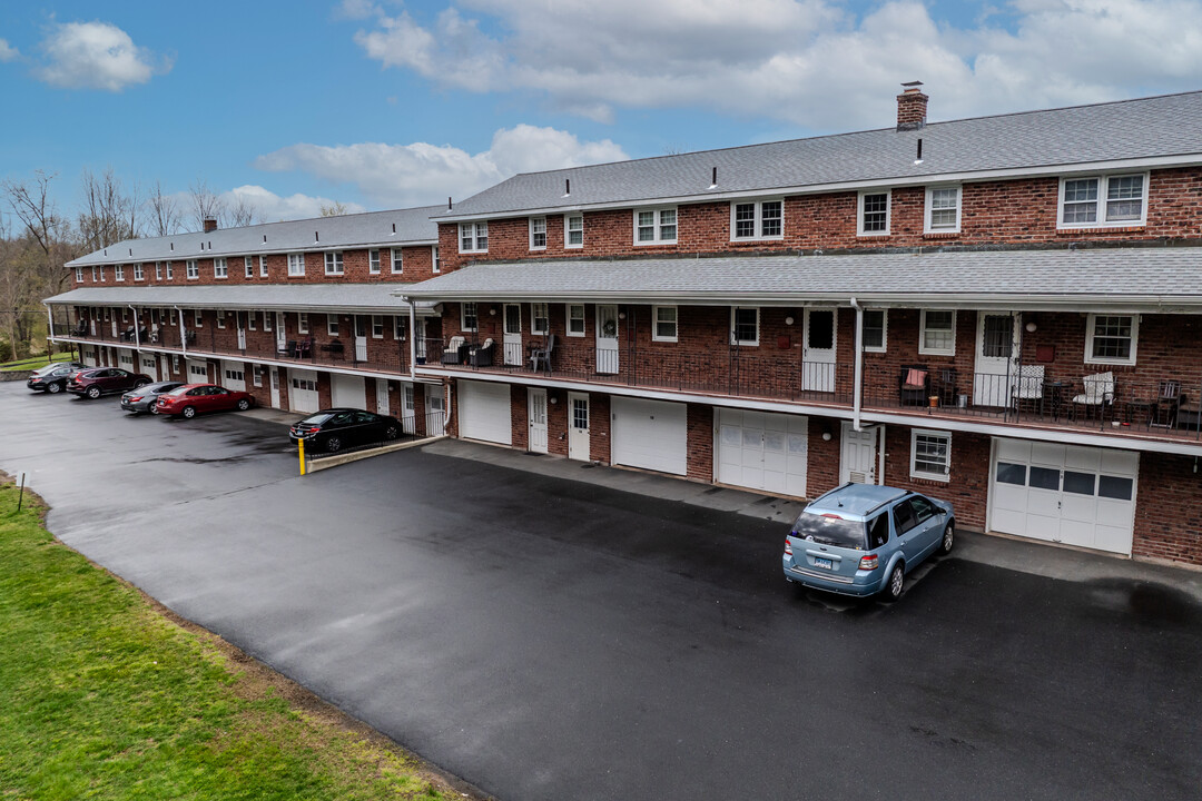 Weathervane Condominiums in Vernon Rockville, CT - Building Photo