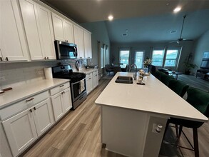 300 Wind Trail in Hutto, TX - Building Photo - Building Photo
