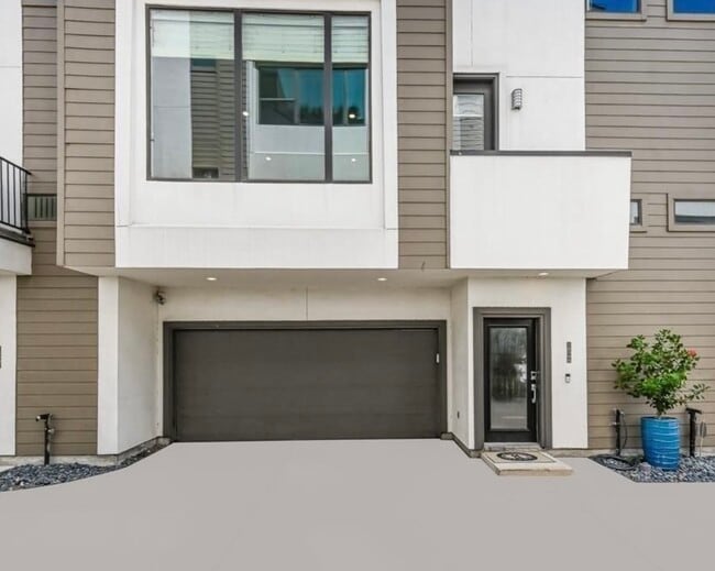 property at 1608 W Webster St